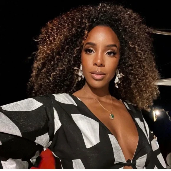 Black and White Geometric Jumpsuit - Picture 5 of 9